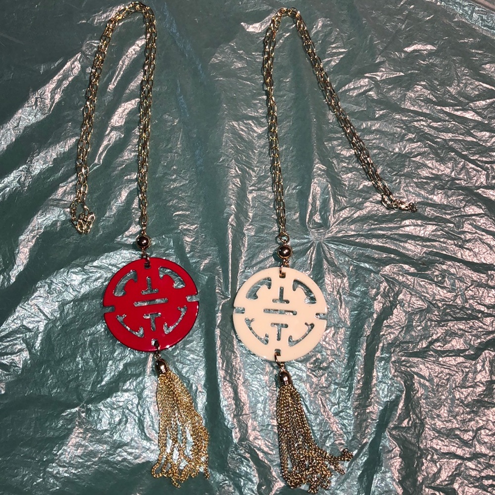 Red and white gold necklaces